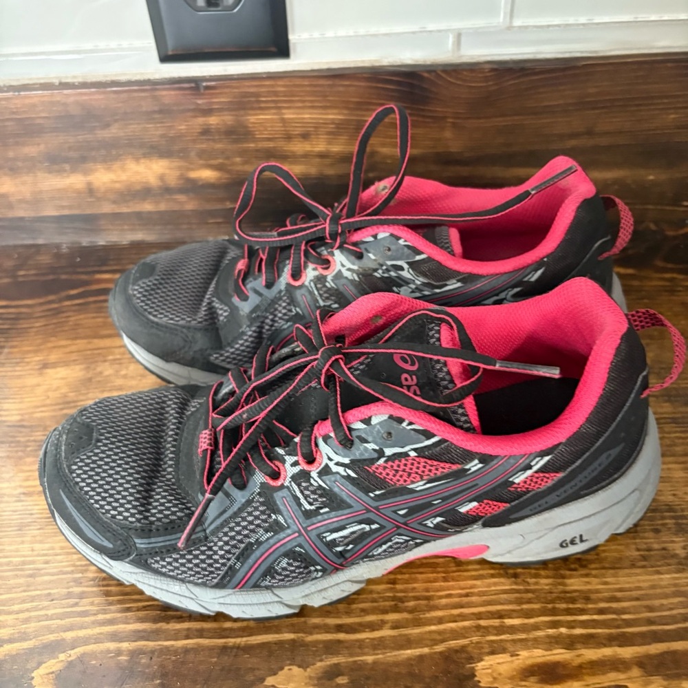 ASICS Gray‎ And Pink Sneakers Size 6.5